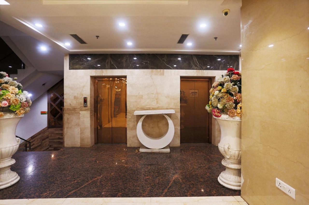 Hotel Capital O Green Palms Near Jhilmil Metro Station Nuova Delhi Esterno foto