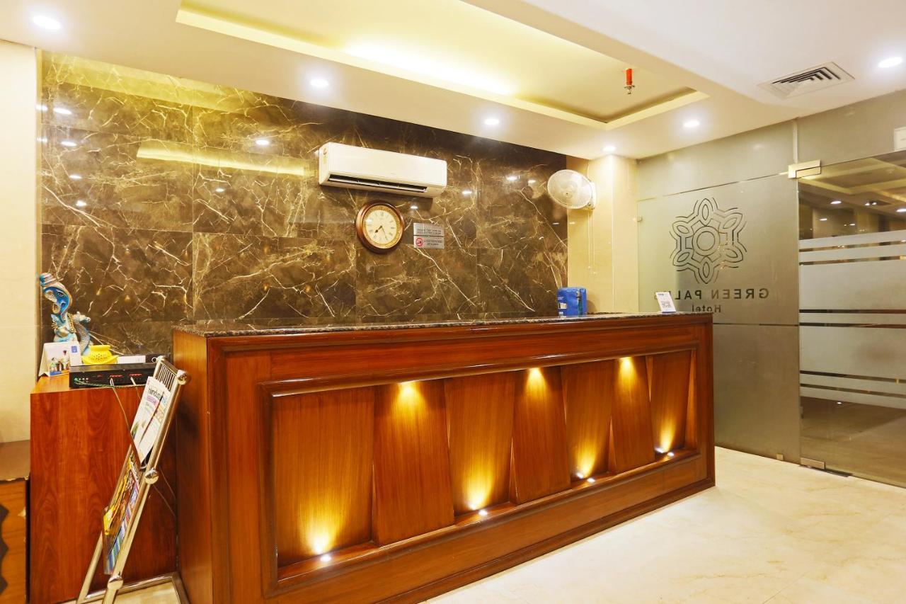 Hotel Capital O Green Palms Near Jhilmil Metro Station Nuova Delhi Esterno foto