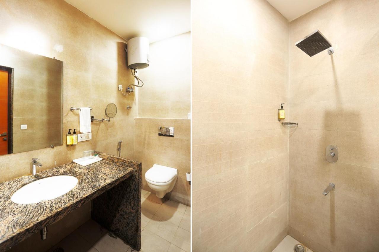Hotel Capital O Green Palms Near Jhilmil Metro Station Nuova Delhi Esterno foto