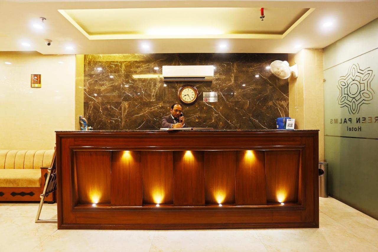 Hotel Capital O Green Palms Near Jhilmil Metro Station Nuova Delhi Esterno foto