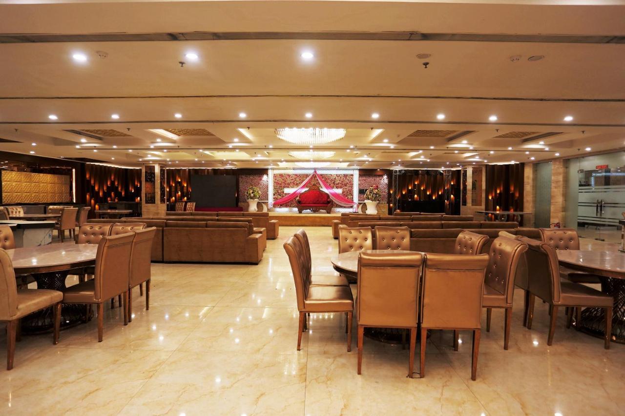 Hotel Capital O Green Palms Near Jhilmil Metro Station Nuova Delhi Esterno foto